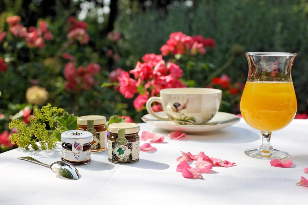 Cazaudehore, Maison Forestiere De Charme, Restaurant Gastronomique, Terrasse Ombragee Et Jardin Saint-Germain-en-Laye Luaran gambar
