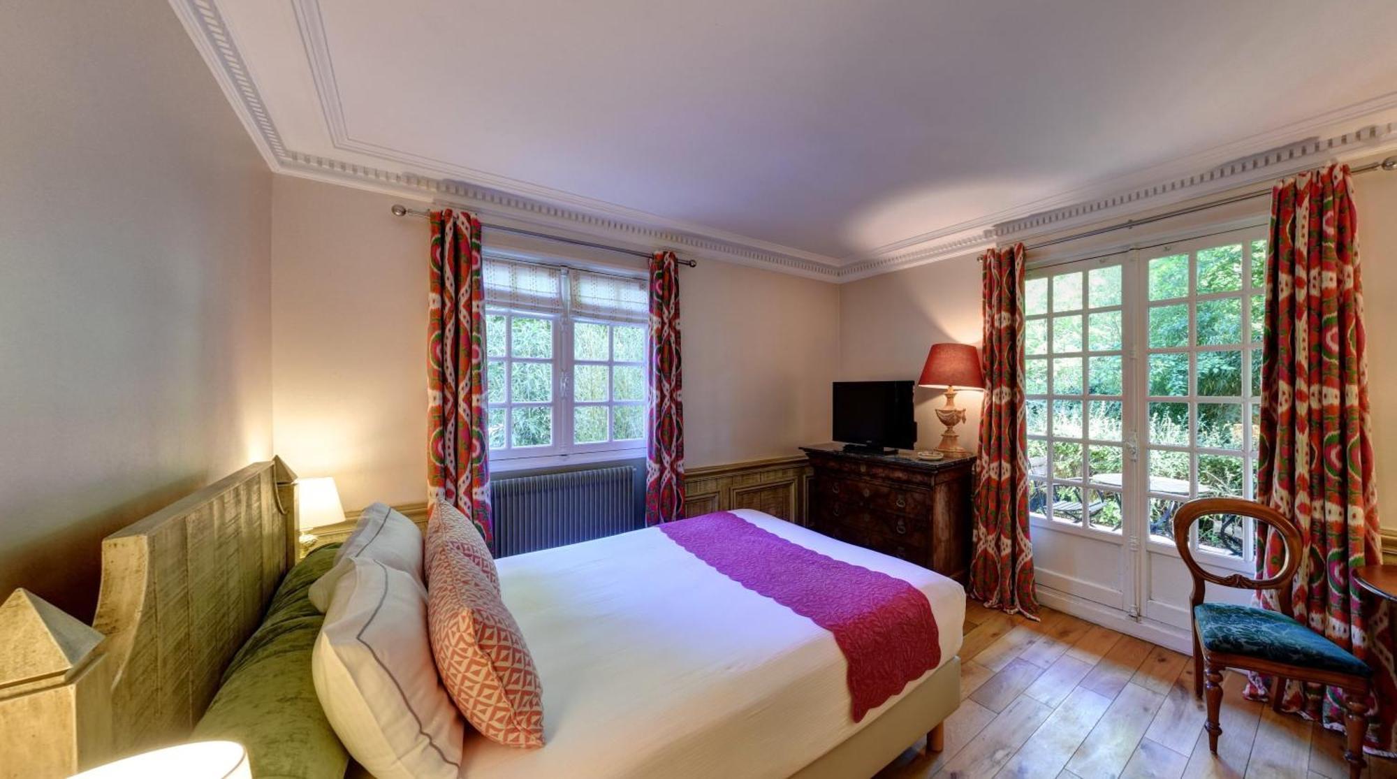 Cazaudehore, Maison Forestiere De Charme, Restaurant Gastronomique, Terrasse Ombragee Et Jardin Saint-Germain-en-Laye Luaran gambar