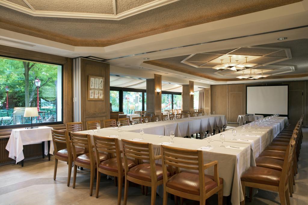 Cazaudehore, Maison Forestiere De Charme, Restaurant Gastronomique, Terrasse Ombragee Et Jardin Saint-Germain-en-Laye Luaran gambar